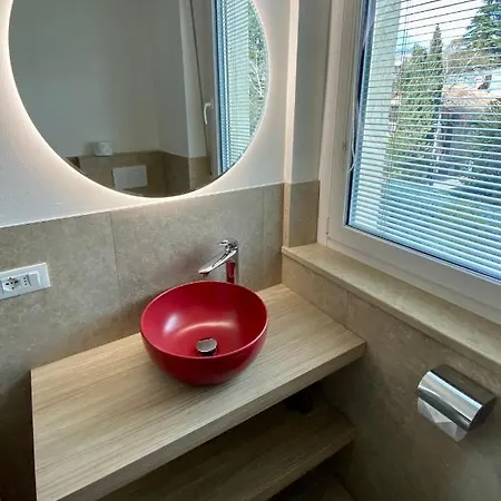 Del Conte: Retreat With Pool And Parking Apartment *