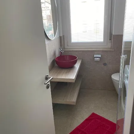 Del Conte: Retreat With Pool And Parking Apartment